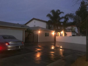 Гостиница Valley Village/North Hollywood Guest House  North Hollywood